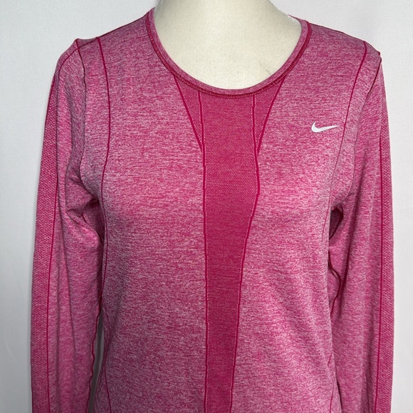 ❤️3/$30 Nike Dri-Fit Women's Pink Long Sleeve Top - Picture 2 of 13